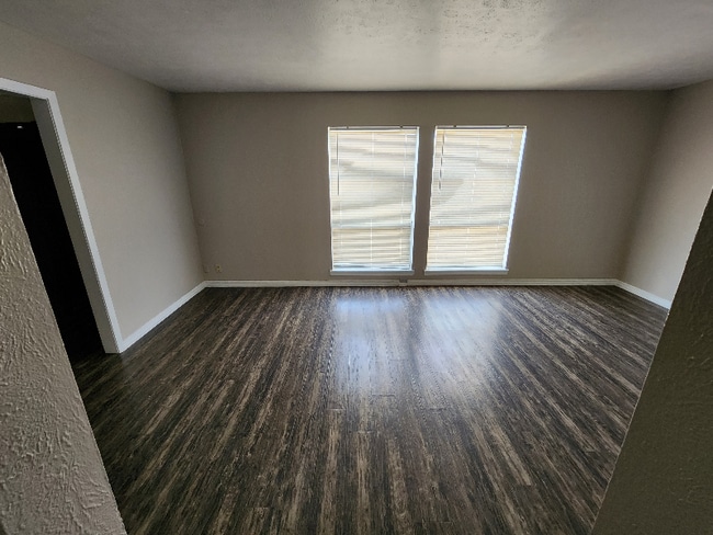 Photo - 5109 Bastille Ave