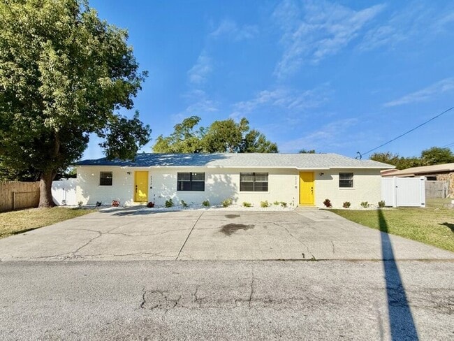 Photo - 5212 Peach Ave