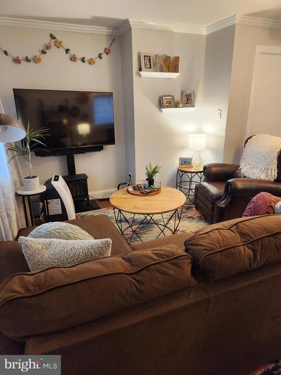 Photo - 212 W 6th Ave