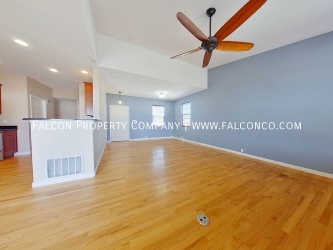 Photo - 7665 Capel Point