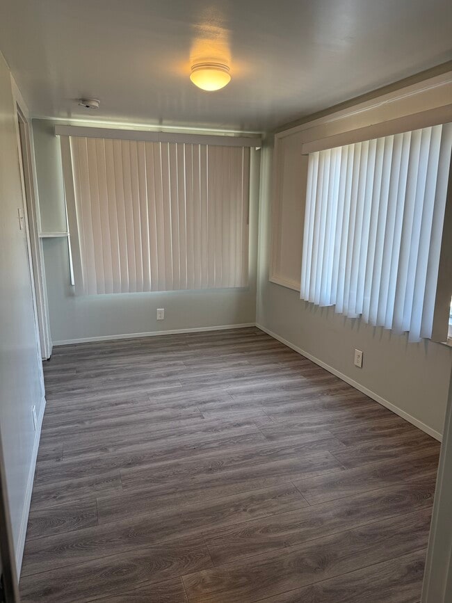 Photo - 2221 S Budlong Ave Unidad 2221 1/2