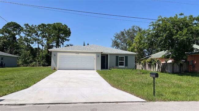 Photo - 1755 SW Cannon Ave