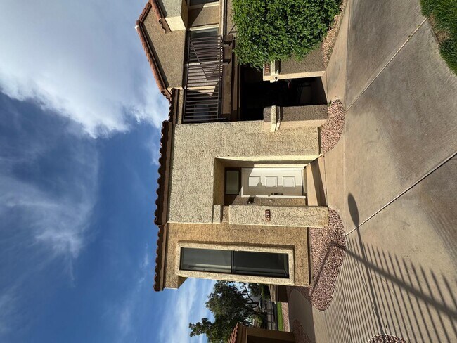 Photo - 1905 E University Dr Unidad B208