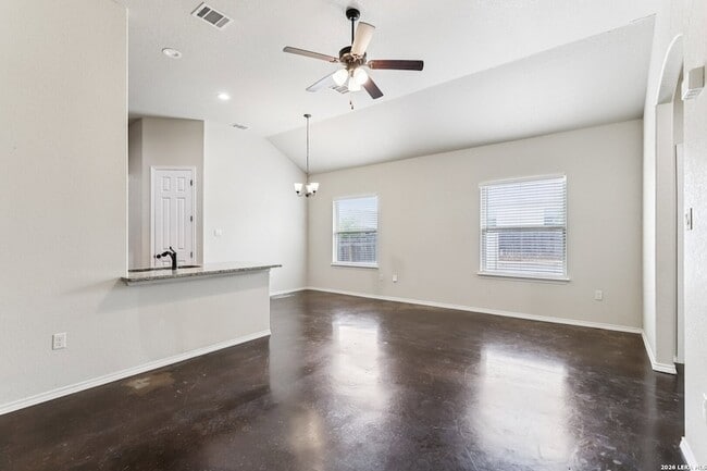 Photo - 219 Eugene Pass