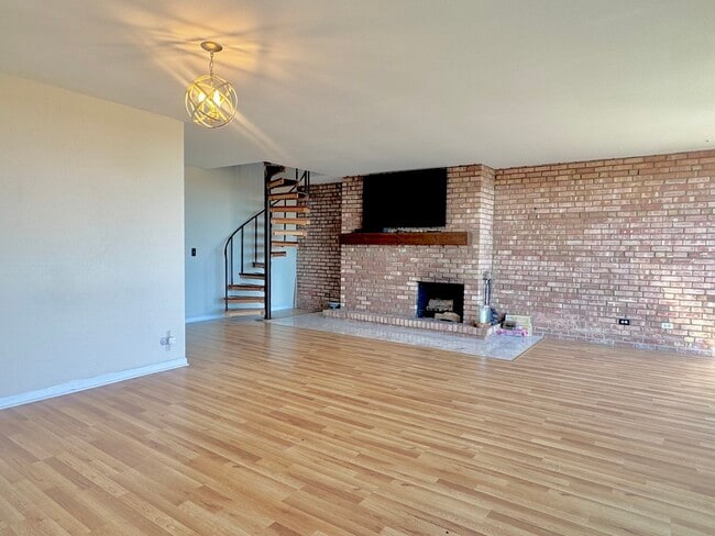 Photo - 5600 Hillcrest Ln Unit 3D