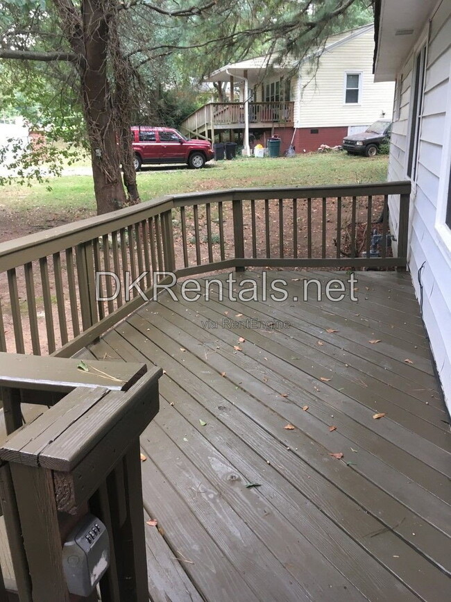 Photo - 808 Meadow Pl