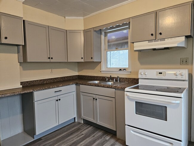 Photo - 355 Reynolds Ave