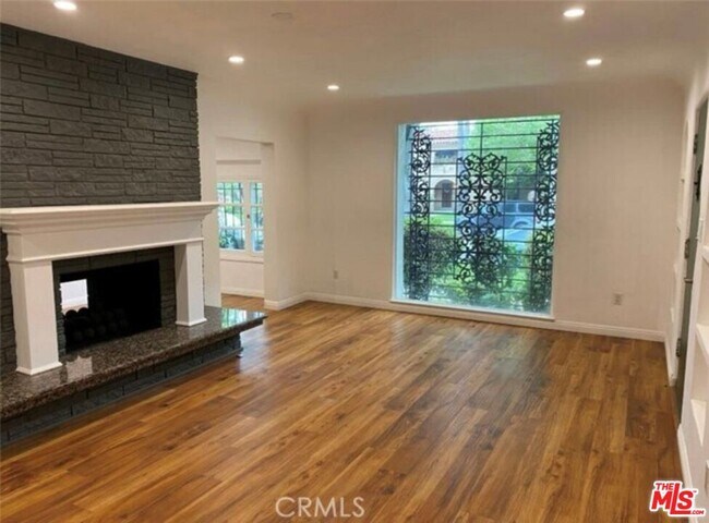 1026 S Crescent Heights Blvd