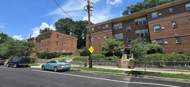 4190-4196 Street view - Livingston House