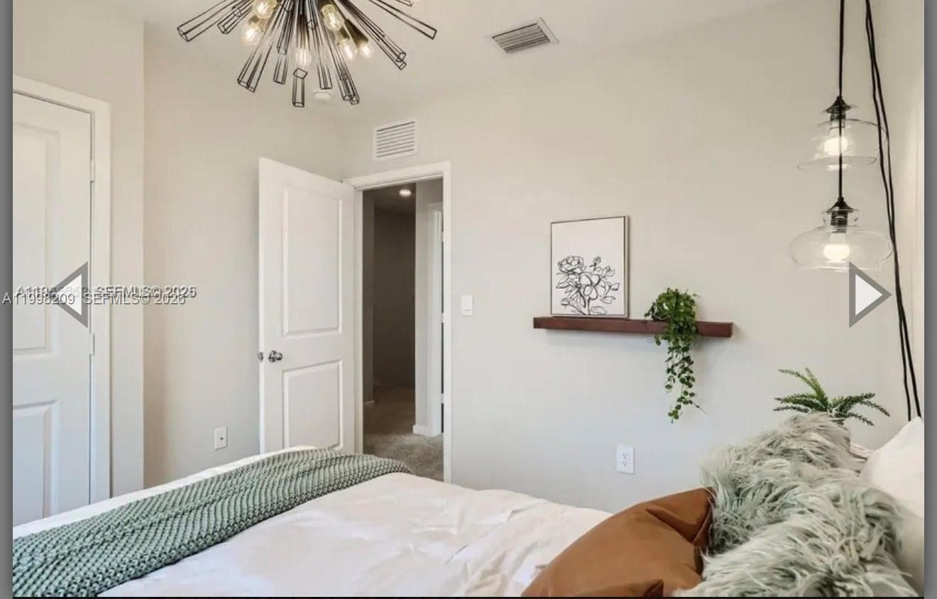 Photo - 445 NE 1st St