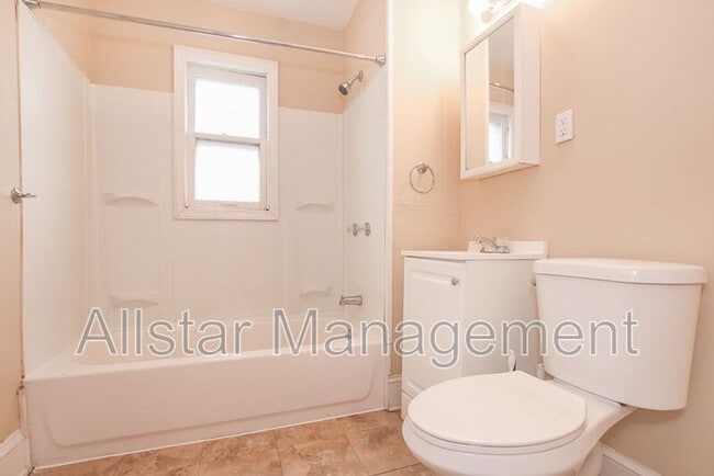 Photo - 7508 Theota Ave Unit Up