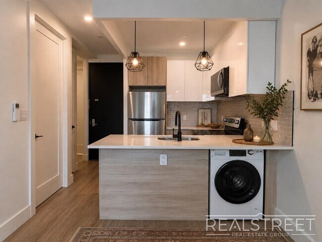 Photo - Modern Luxury Apartment Near Wingate Park Unit 4F