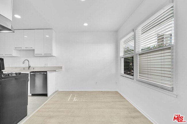 Photo - 926 N Spaulding Ave Unidad 3