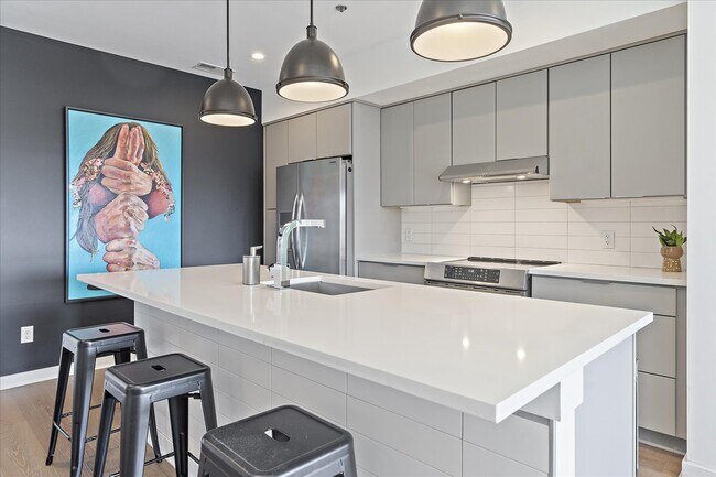 Photo - 411 Fairpoint St Unit #202