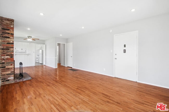 Photo - 5307 Vantage Ave Unit 1