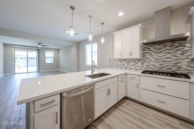 Photo - 17333 W Pershing St