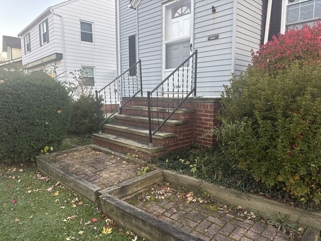 Photo - 11104 Lincoln Ave