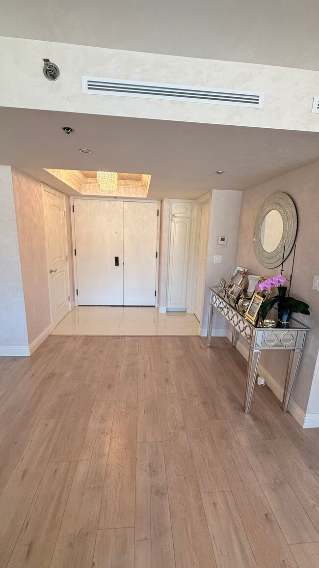 Photo - 222 Monterey Rd Unidad 904