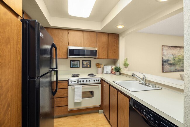 Photo - Spacious 2 bed, 1.25 bath, convenient loca... Unidad #203