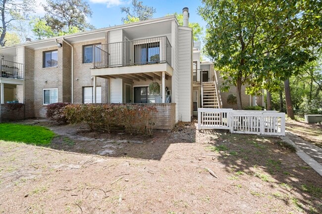 Building Photo - 3500 Tangle Brush Dr Unit 20