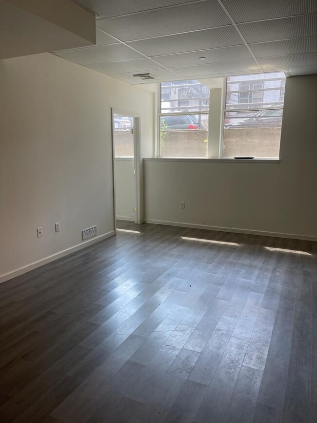 Photo - 502 Walnut St