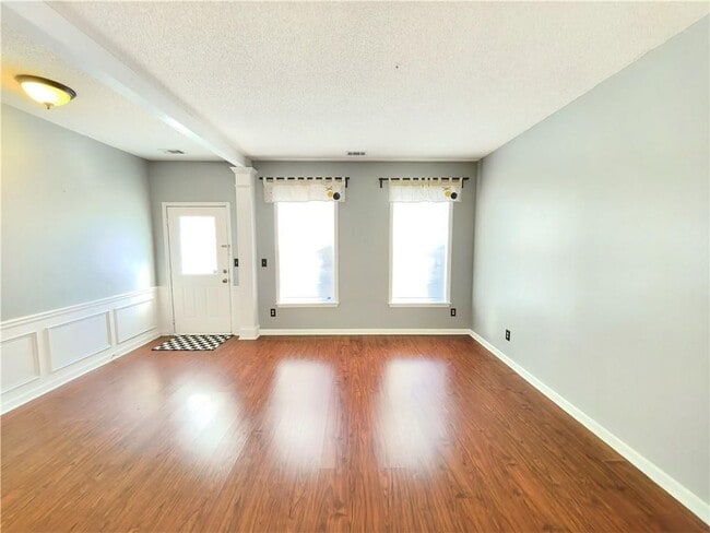 Photo - 2815 Priestcliff Dr SE