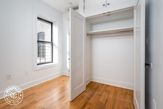 Photo - 930 DeKalb Ave