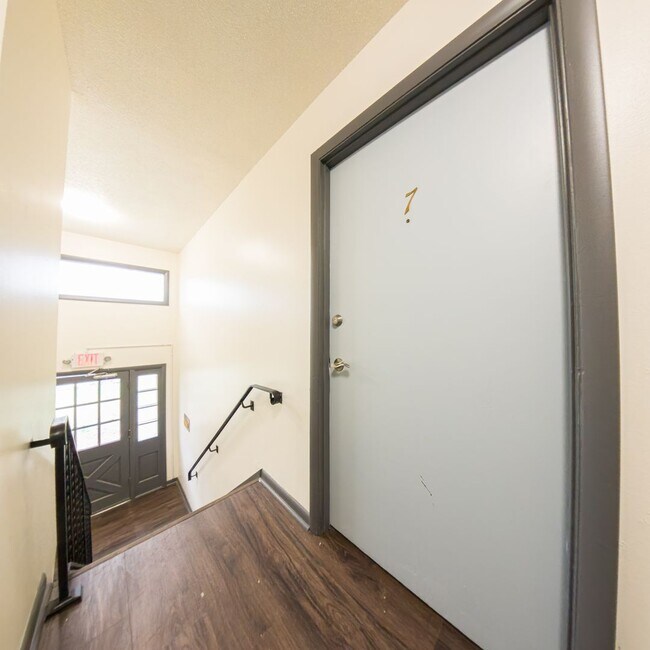 Building Photo - 104 2nd St NW Unit 7