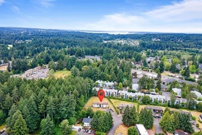 Building Photo - 4 Plex near University Place, #B (PRICE REDUCED) Unit B