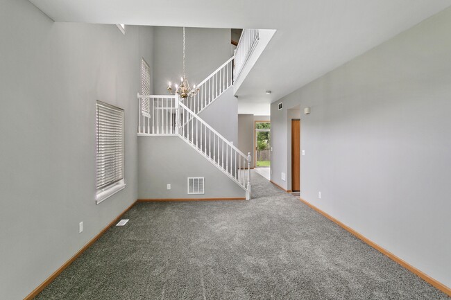 Photo - 678 Zachary Dr