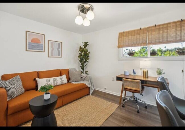 Photo - 6716 N Figueroa St