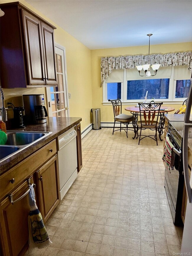 Photo - 230 Warn Ave