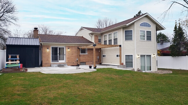 Photo - 635 Cumberland St