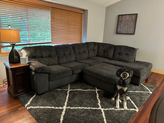 Photo - 1657 Helena Rd N