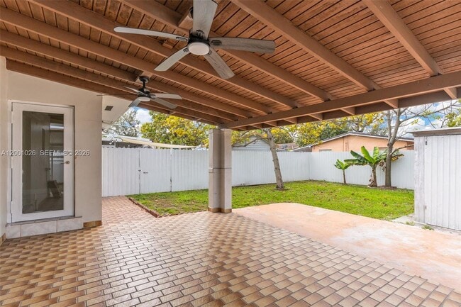 Building Photo - 310 SW 76th Ct Unit 1