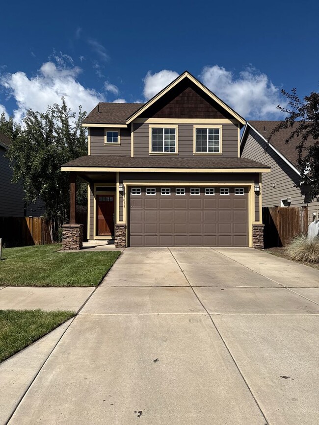 Building Photo - DOG CONSIDERED!! 3 Bdrm House, Gas Heat/Fi...