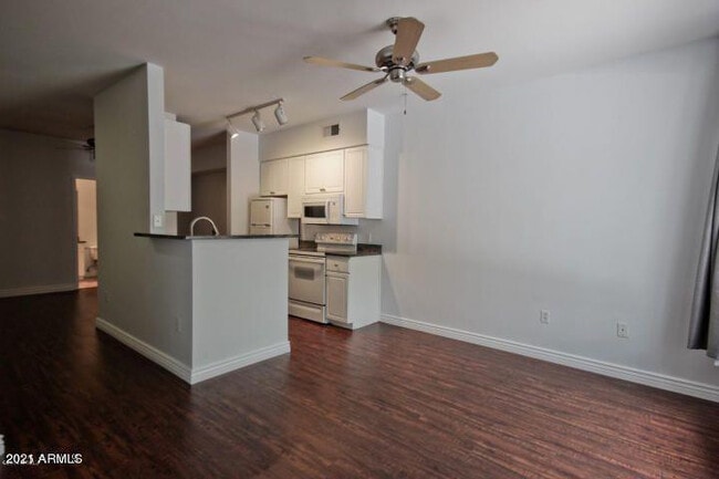 Photo - 1701 E Colter St Unit 157