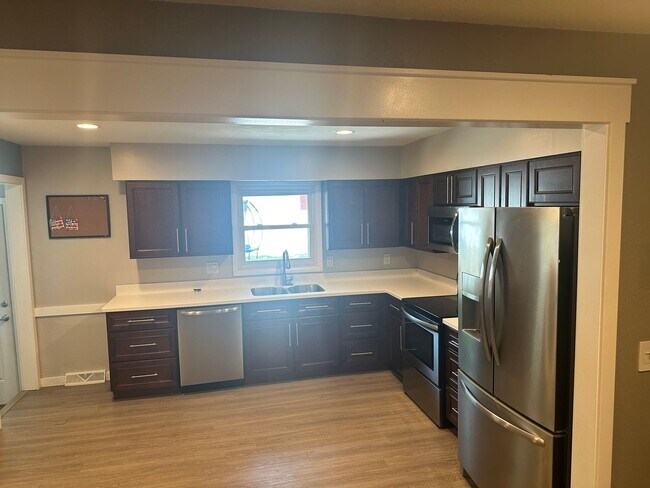 Photo - 5 bedroom 2 1/2 bath home for rent