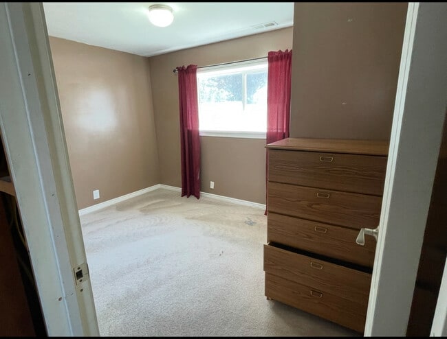 Photo - 854 Pioneer Ave