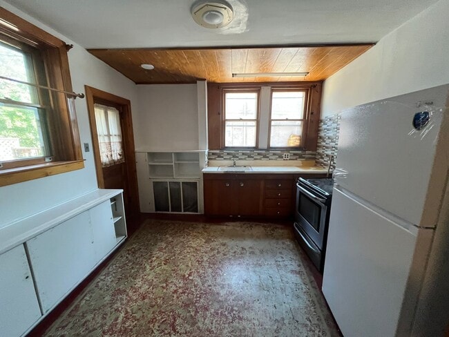 Photo - 1305 Devereaux Ave