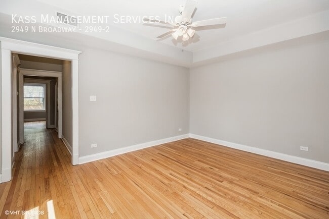 Building Photo - 2949 N Broadway Unit 2949-2
