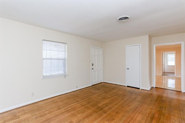 Photo - 6630 Neff St