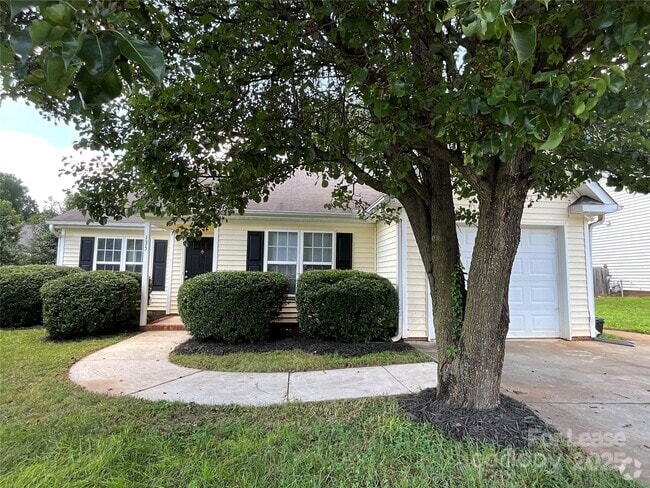 Building Photo - 135 Braeburn Dr Rental