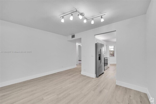 Building Photo - 1200 SW 124th Ter Unit 207q Rental