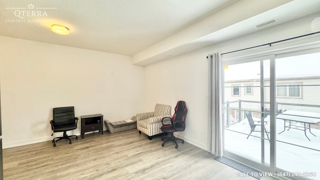 Photo - 205 W Oak Trl