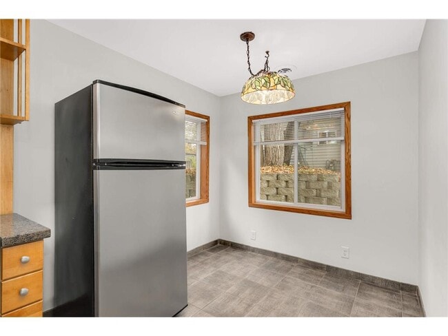 Photo - 2340 Ives Ln N