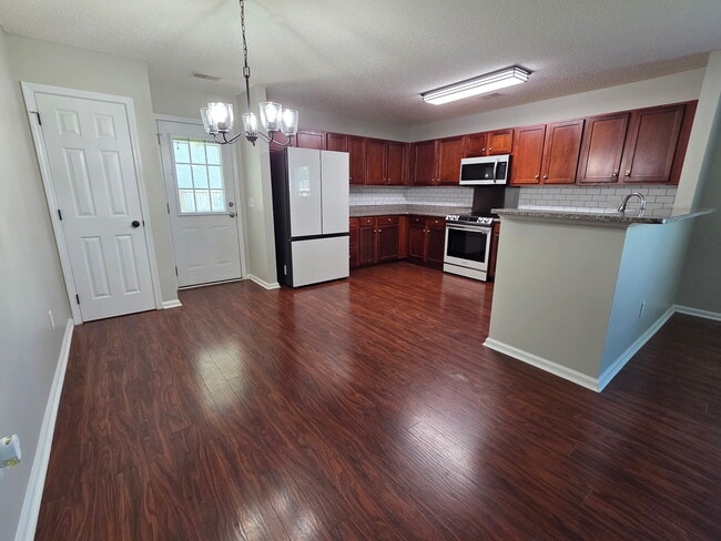 Photo - 208 Maypop Dr