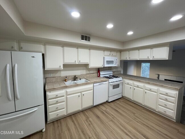 Photo - 3315 Sunburst Pl