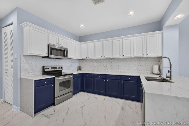 980 Marina Del Ray Ln