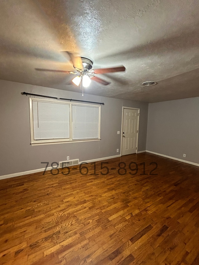 Photo - 611 N Sycamore St